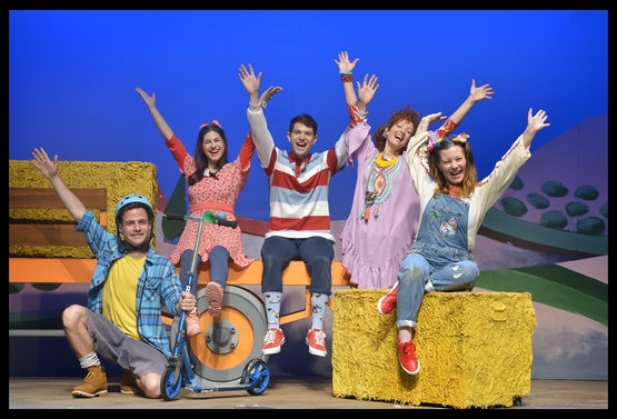 תמונת מופע: שיר לשירה - תאטרון הקיבוץ